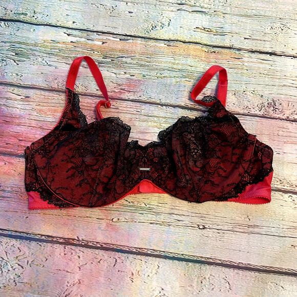 Victoria's Secret Bra Womens 36C Red Black Lace Unlined Demi Bra Valentines - Picture 1 of 5